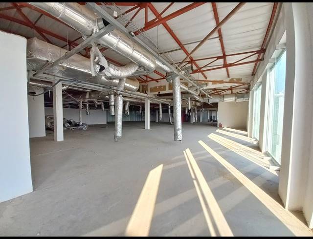 1,062M² RETAIL TO LET IN FOURWAYS